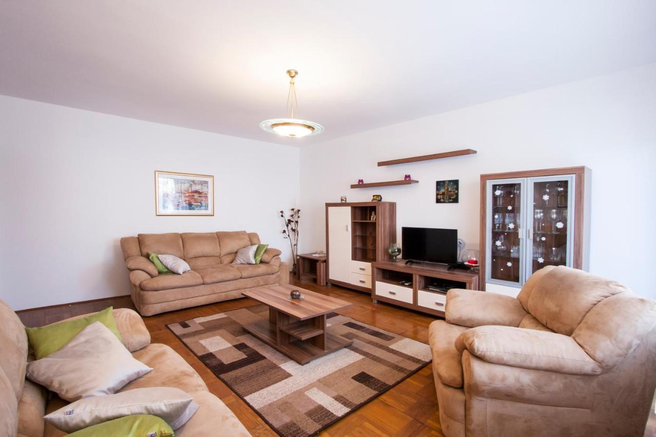 Apartment Nola By Rent Istria ポレッチ エクステリア 写真